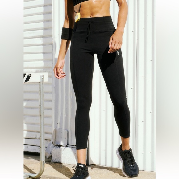 Free People Movement Find Your Way Leggings Black High Waist Pockets NWT M - Picture 1 of 9